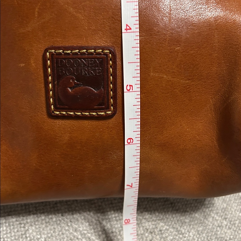 Classic Tan Leather Crossbody Bag - Picture 8 of 13
